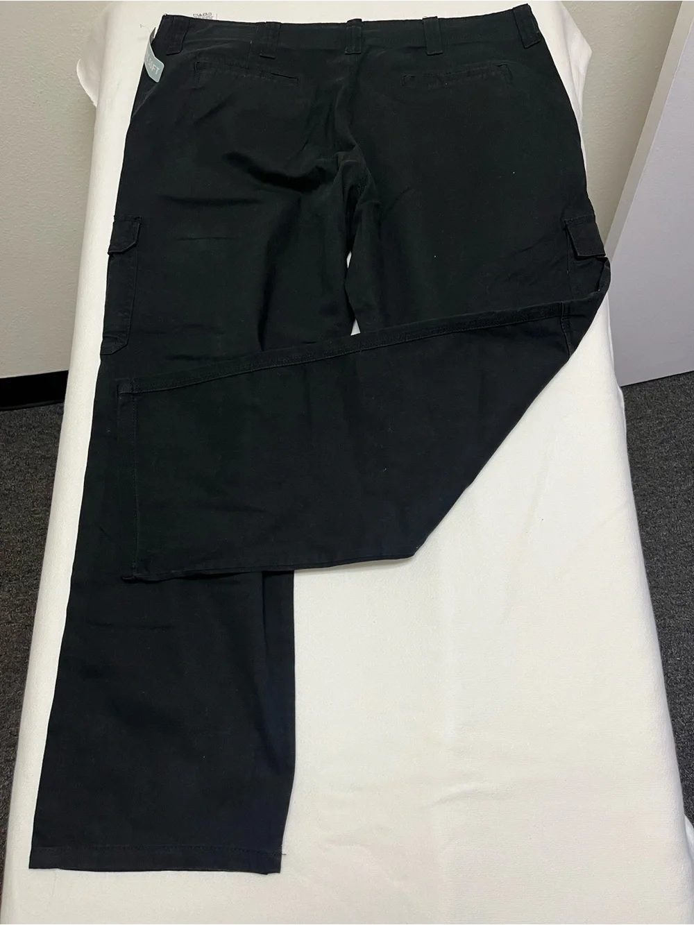 Wrangler Men’s Relaxed Fit Black Pants NWT 38x30 Epic Soft Straight Leg - Picture 6 of 8
